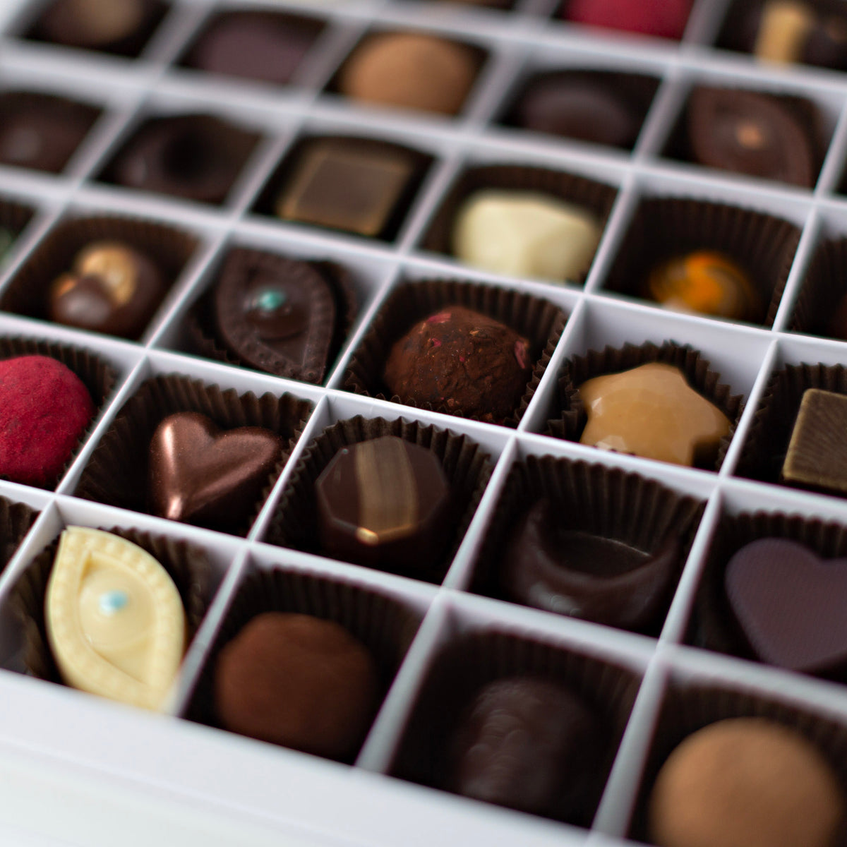 36 Piece Assortment – Chocolatá Chocolate